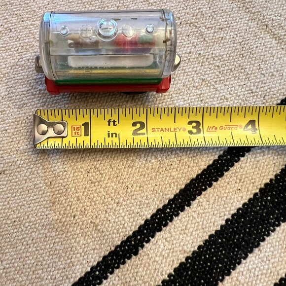 2004 Thomas Take Along Snow Globe Happy Holidays Christmas Tanker Train Car - Picture 9 of 9